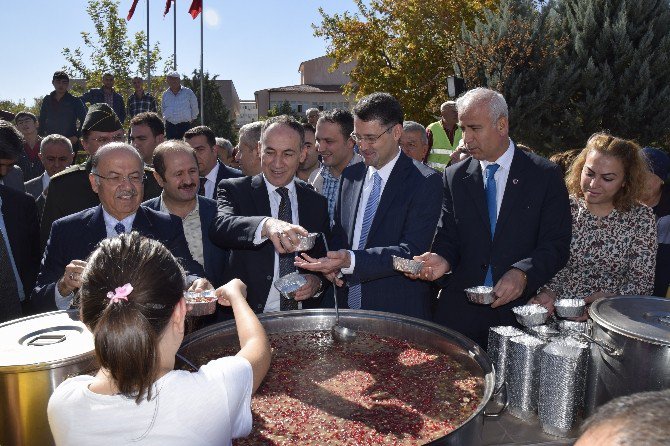 Kırıkkale Belediyesi’nden Aşure İkramı