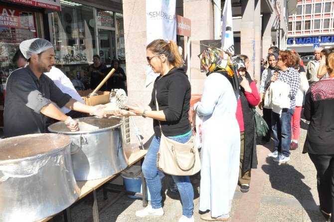 Semerkand’dan Cuma Namazı Sonrası Aşure Hayrı