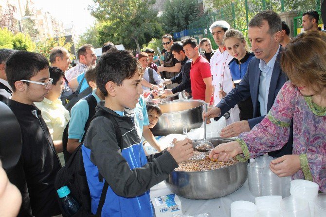 Siirt Emniyet Müdürlüğü Aşure Dağıttı