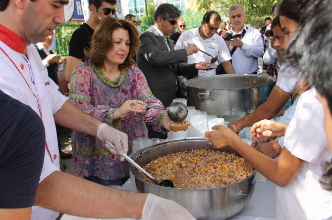 Siirt Emniyet Müdürlüğü Aşure Dağıttı