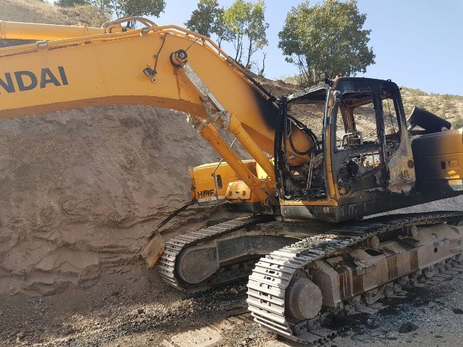 Teröristler Ateşe Verdikleri İş Makinesine Eyp Tuzakladı