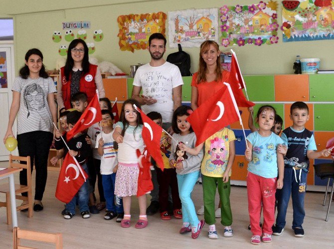 Yüreğir Gençlik Merkezi Gönüllü Gençleri Minikler İle Bir Araya Geldi