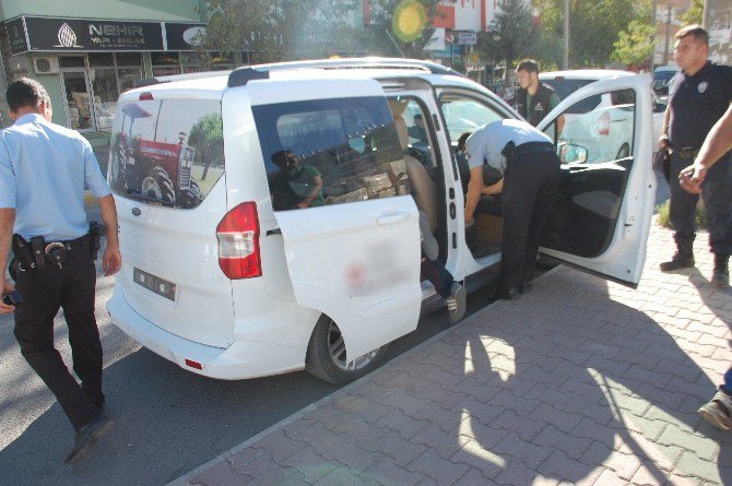 Polis Şüpheli Aracın Peşine Düştü