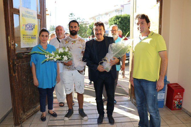 Ahmet Selçuk İlkan Ve Doğuş Meyve Pazarını Gezdi