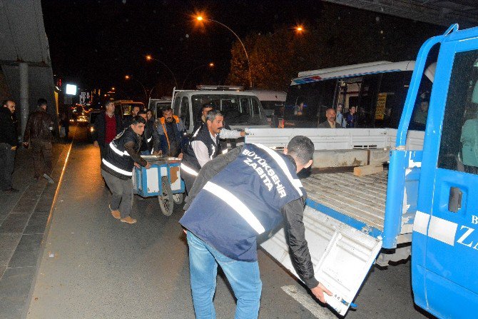 Büyükşehir Zabıtası’ndan Seyyar Satıcıya İzin Yok