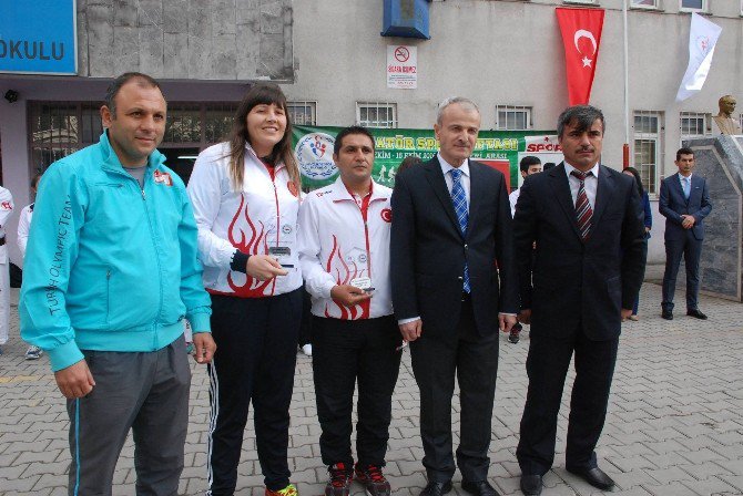 Bartın’da Spor Alanında ’Yıl Enleri’ Ödüllendirildi