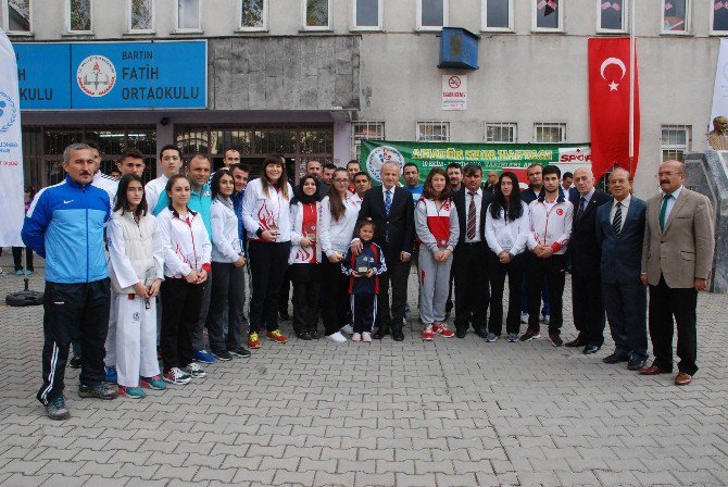 Bartın’da Spor Alanında ’Yıl Enleri’ Ödüllendirildi