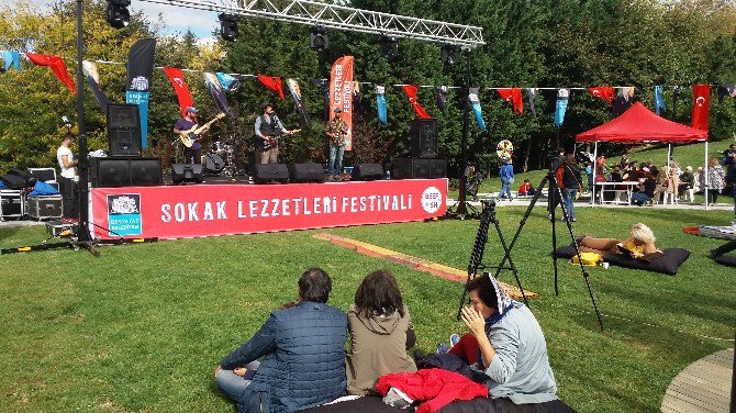 Beşiktaş Sokak Lezzetleri Festivaline Vatandaşlardan Yoğun İlgi