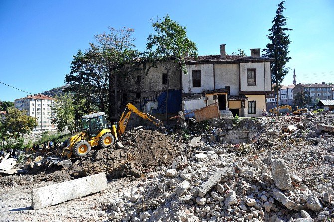 Hacı Bayram Camii Çevresinde Düzenleme