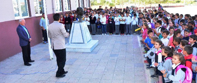 Lapseki’de İlköğretim Öğrencileri Atık Pil Toplamak İçin Yarıştı