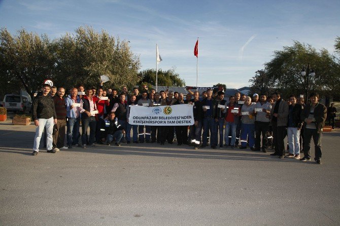 Odunpazarı Belediyesi Fen İşleri Personelinden Eskişehirspor’a Destek