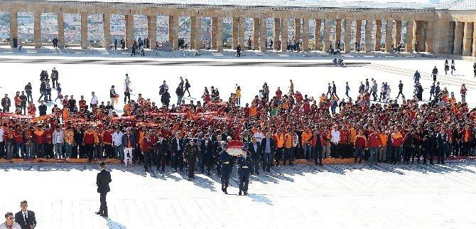 Galatasaraylı Yöneticiler Anıtkabir’i Ziyaret Etti