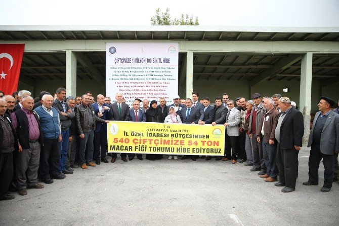 Kütahyalı Çiftçilere Macar Fiği Tohumu Dağıtıldı