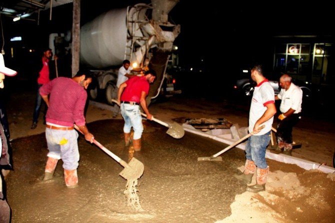 Sarıgöl’ün Caddelerinde Gece De Çalışma Yapılıyor