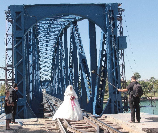 İntihar Manzaralı Düğün Fotoğrafı