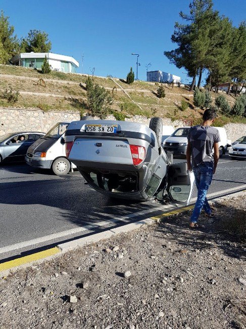 Takla Atan Otomobilin İçinden Sağ Çıktılar