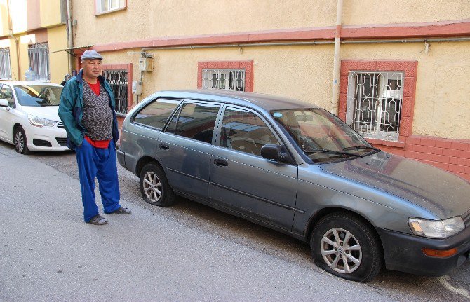 Eskişehir’de 30 Aracın Lastiği Kesildi