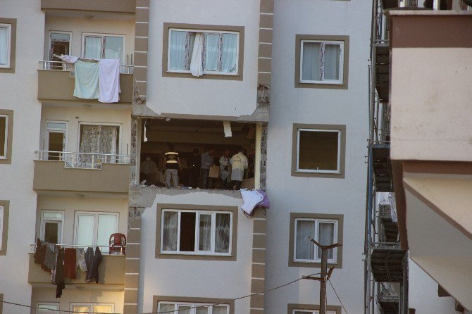 Kendini Patlatan Canlı Bombanın Evindeki Düzenek Araştırılıyor