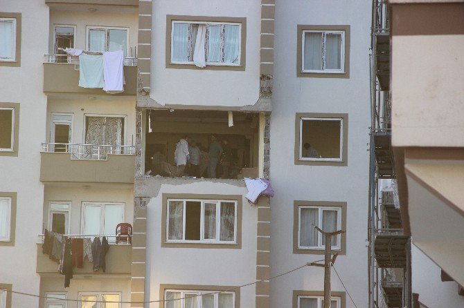 Kendini Patlatan Canlı Bombanın Evindeki Düzenek Araştırılıyor