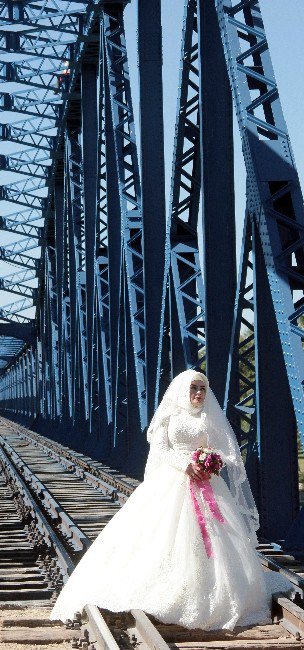 İntihar Manzaralı Düğün Fotoğrafı