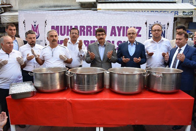 Ak Partili Bilen Ve Başkan Çelik’ten Aşure İkramı