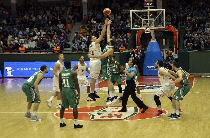 Banvit: 93 - Darüşşafaka Doğuş: 88