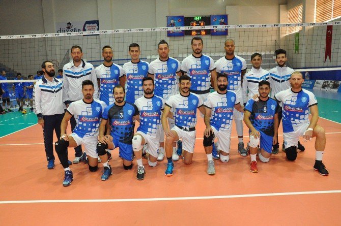 Palandöken Belediyespor Voleybol Takımı Sezona Galibiyetle Başladı