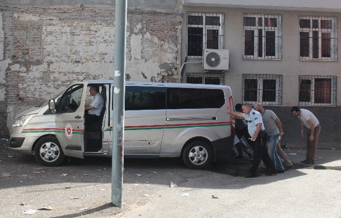 Keşfe Giden Hakimin Aracına Ses Bombalı Saldırı