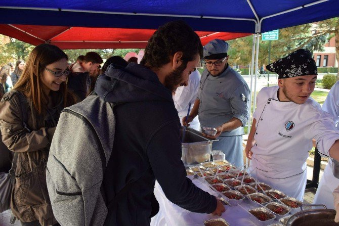 "Geleneksel Aşure Günü" 8’inci Kez Anadolu Üniversitesi Ailesini Buluşturdu