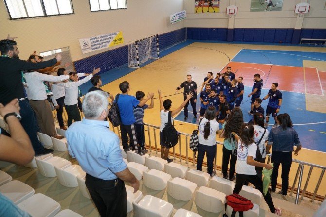 Adıyaman Belediyesi Hentbol Takımı Rakibine Fark Etti