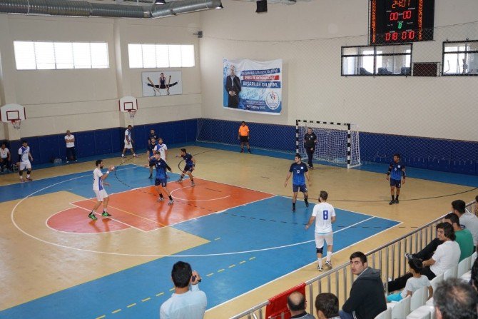 Adıyaman Belediyesi Hentbol Takımı Rakibine Fark Etti