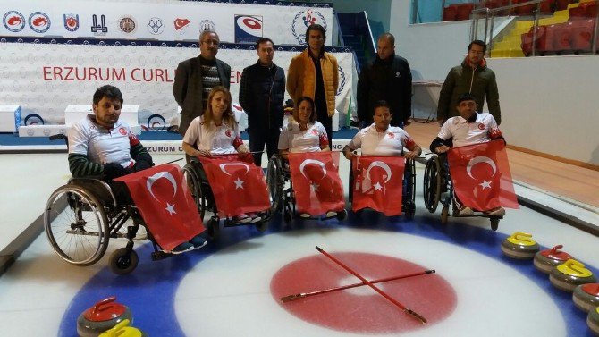 Curling Federasyonundan Engelli Curling Takımına Destek