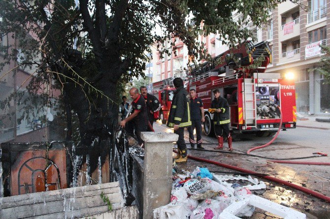 Odunluk Yangını Korkuttu