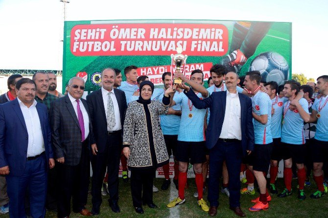 Şehit Ömer Halisdemir Futbol Turnuvası Sona Erdi