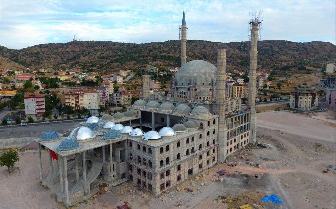 Nevşehir Külliyesi Hayırseverlerin Destekleriyle Yükseliyor