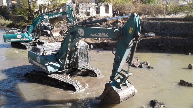 Kars Çayı’nın Islah Çalışmaları Devam Ediyor