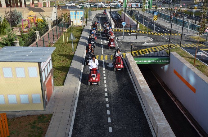 Çocuk Trafik Eğitim Parkı Eğitimlerine Başladı