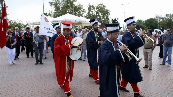 Emekli Astsubaylar 32. Yıllarını Kutladı