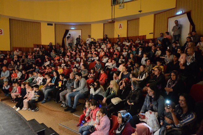 Yıldırımlı Çocuklar Kahkahaya Doydu