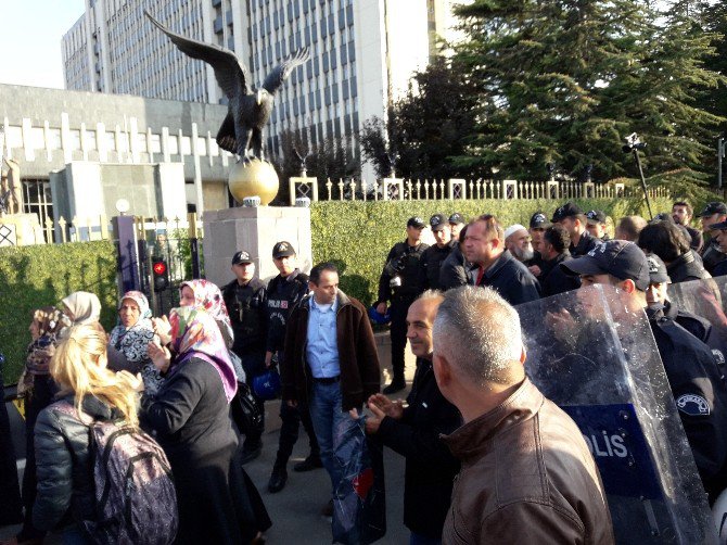 Valilik Kararının Ardından Eylem Yapmak İsteyen Grup, Polis Ekipleri Tarafından Uzaklaştırıldı