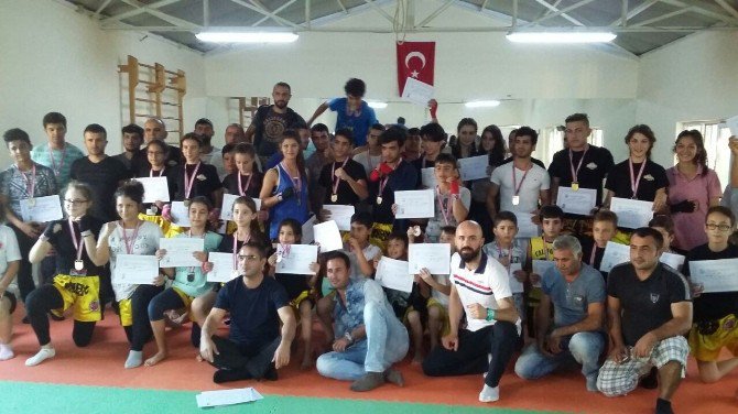 Manavgat’ta Muay Thai Turnuvası Düzenlendi