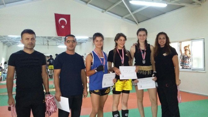 Manavgat’ta Muay Thai Turnuvası Düzenlendi