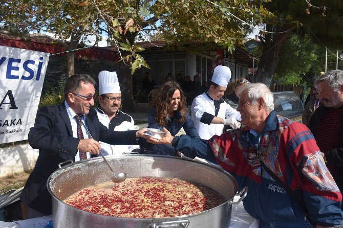 Edremit Belediyesi’nden Aşure Hayrı