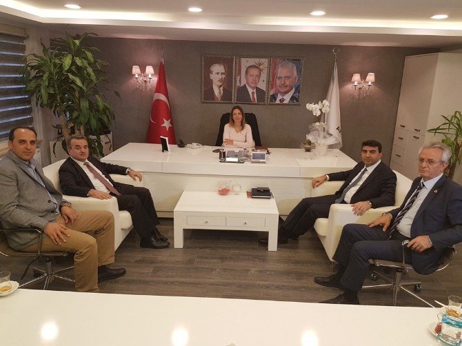 Kaymakam Öztürk’ten Ak Parti’ye Ziyaret