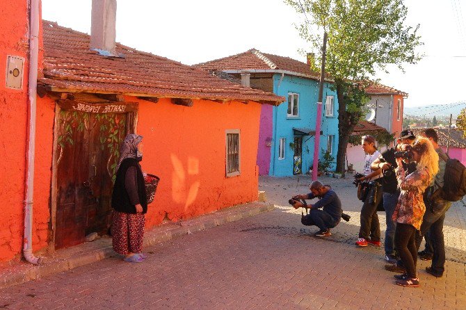 Fotoğraf Tutkunları Sındırgı’da