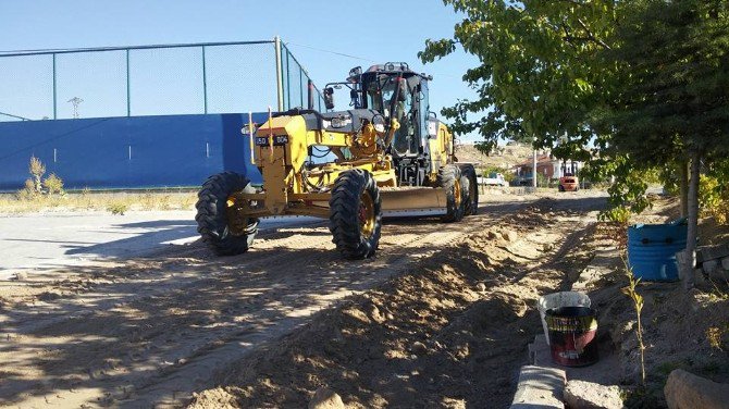 Çat Kasabasında Alt Yapı Ve Yol Çalışmaları Devam Ediyor