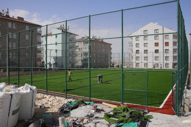 Karaman’da Yeni Semt Sahaları Tamamlanıyor