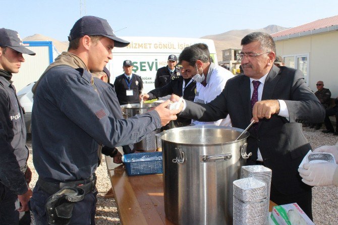 Niğde Belediye Başkanı Faruk Akdoğan, Polis Eğitim Merkezini Ziyaret Etti