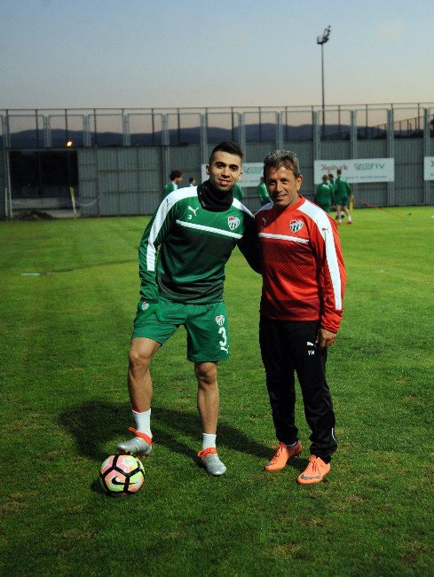 Bursaspor’da Emre Taşdemir Sevinci