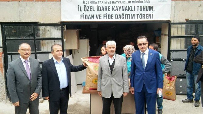 Tavşanlı’da Çiftçilere Macar Fiği Tohumu Dağıtıldı